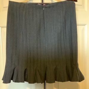 Nanette Lepore grey pinstripe flounce skirt Size 4